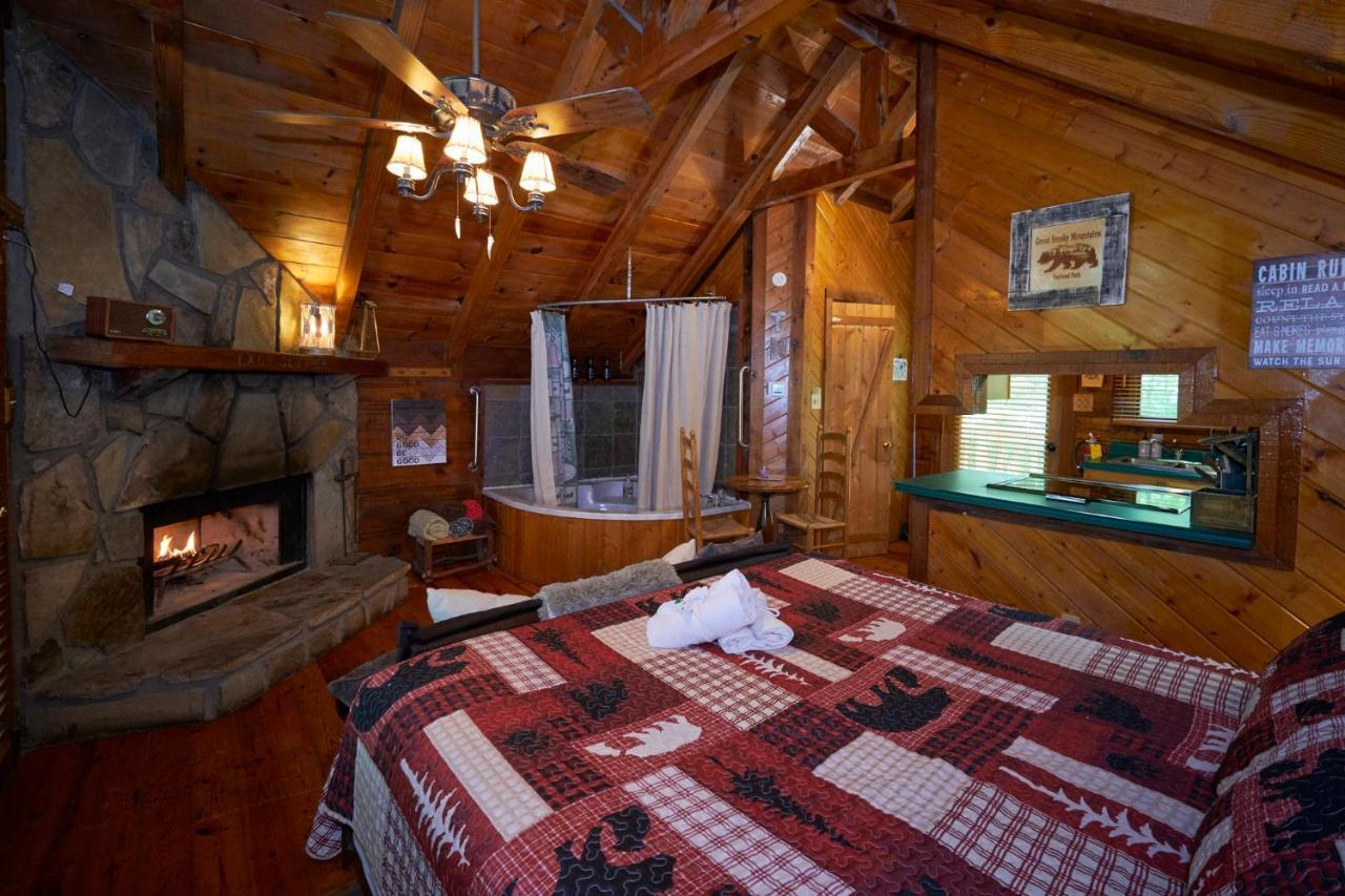 Gatlinburg Area Hottub Cabin - Ladyslipper Sevierville Exterior photo