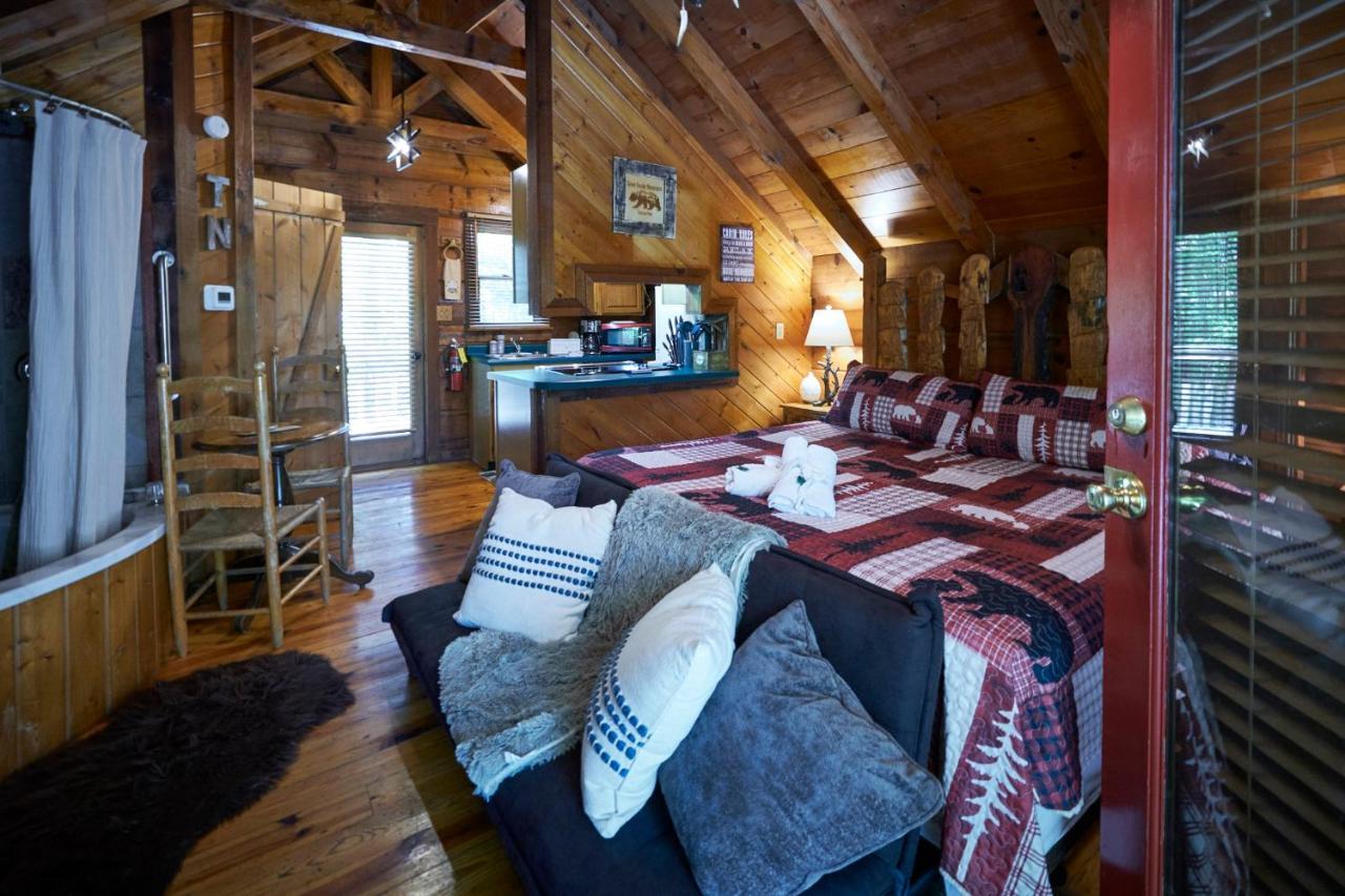 Gatlinburg Area Hottub Cabin - Ladyslipper Sevierville Exterior photo